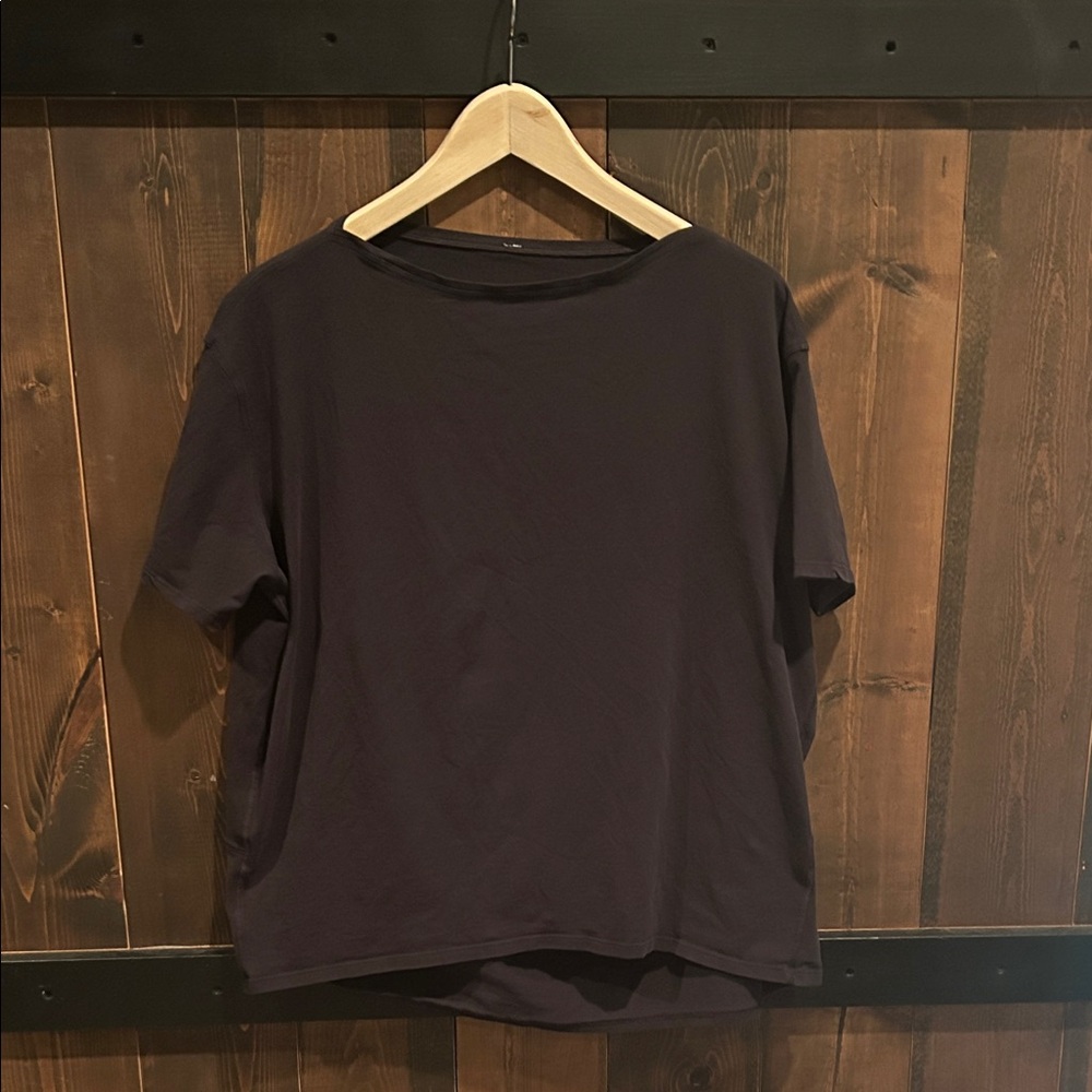 Lululemon Black Short Sleeve Tee  Women’s Size 10